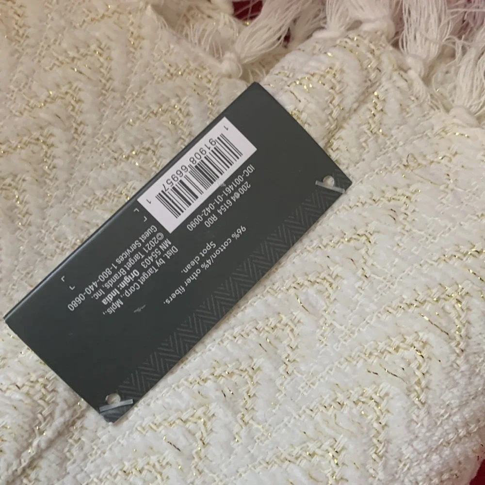 Threshold placemats pack of‎ 4 new with tags white shimmer gold fringe boho